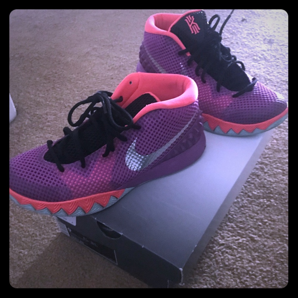 Men’s Nike Kyrie 1 Easter sz 9